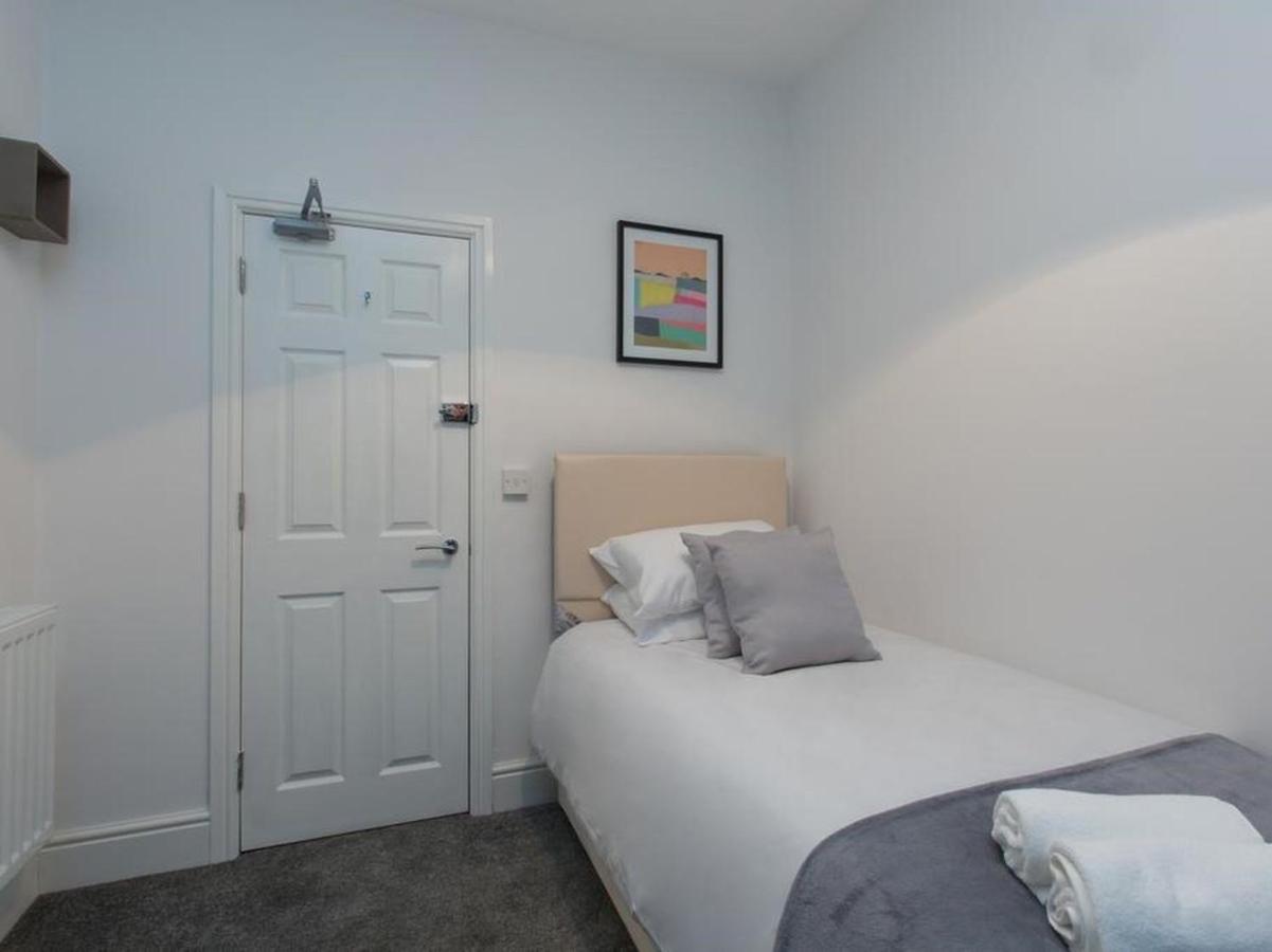 Townhouse @ 166 Ruskin Road Crewe Εξωτερικό φωτογραφία